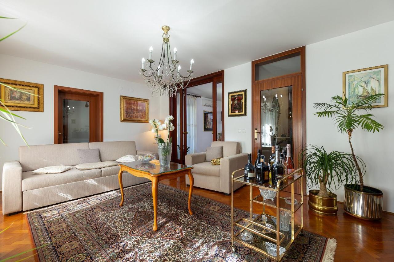 Holiday Apartment Suzana Ρόβινι Εξωτερικό φωτογραφία
