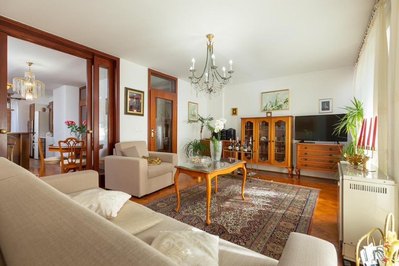Holiday Apartment Suzana Ρόβινι Εξωτερικό φωτογραφία