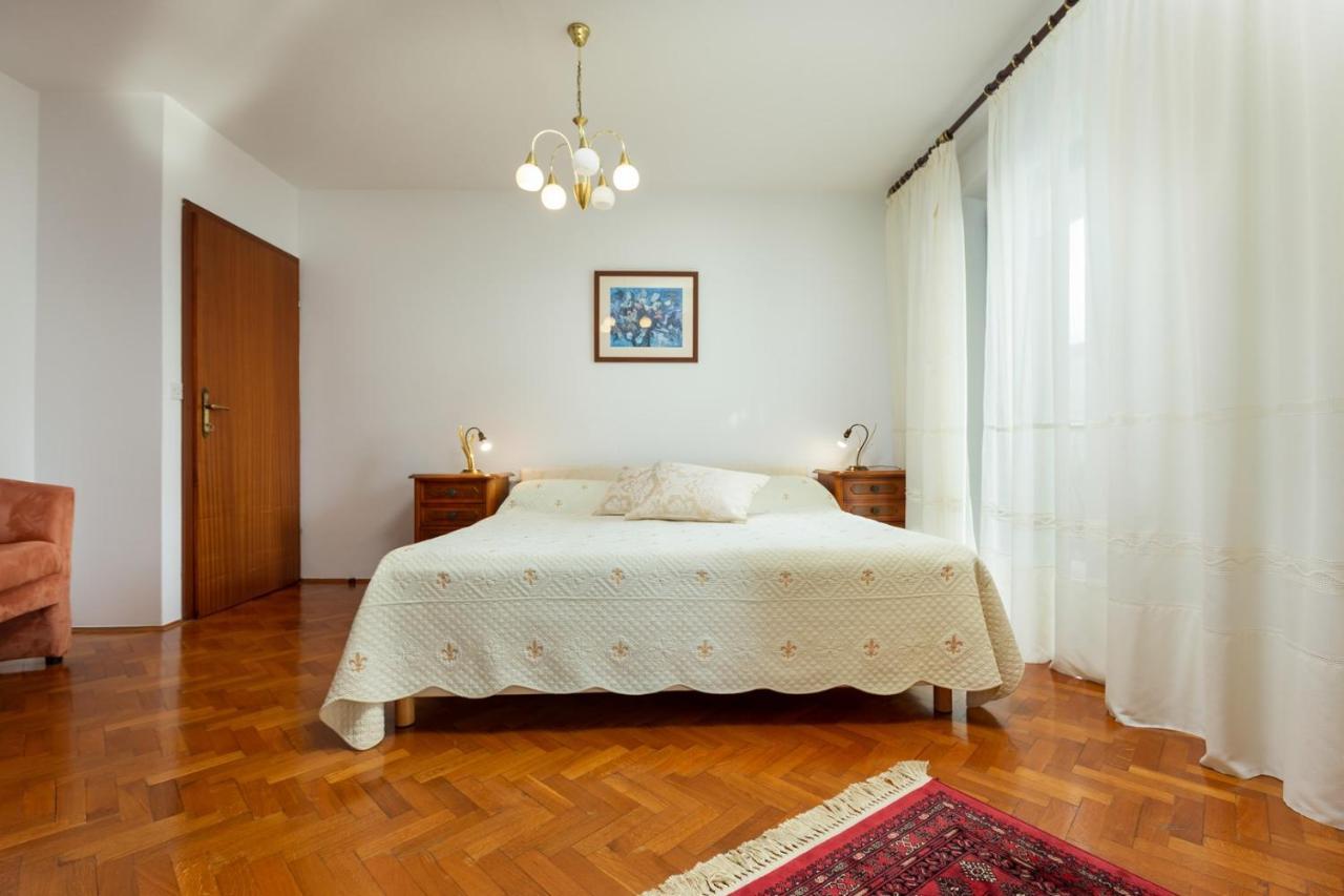 Holiday Apartment Suzana Ρόβινι Εξωτερικό φωτογραφία