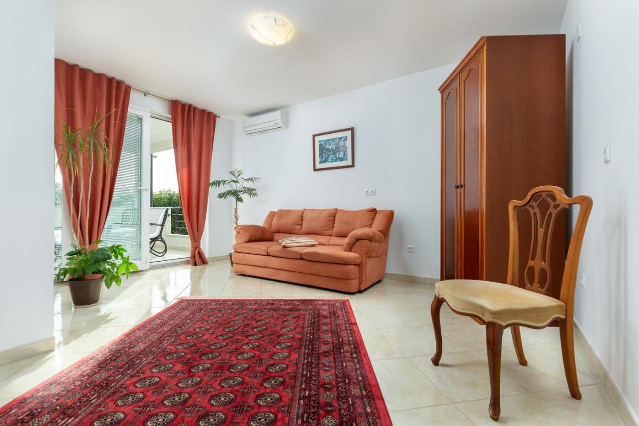 Holiday Apartment Suzana Ρόβινι Εξωτερικό φωτογραφία