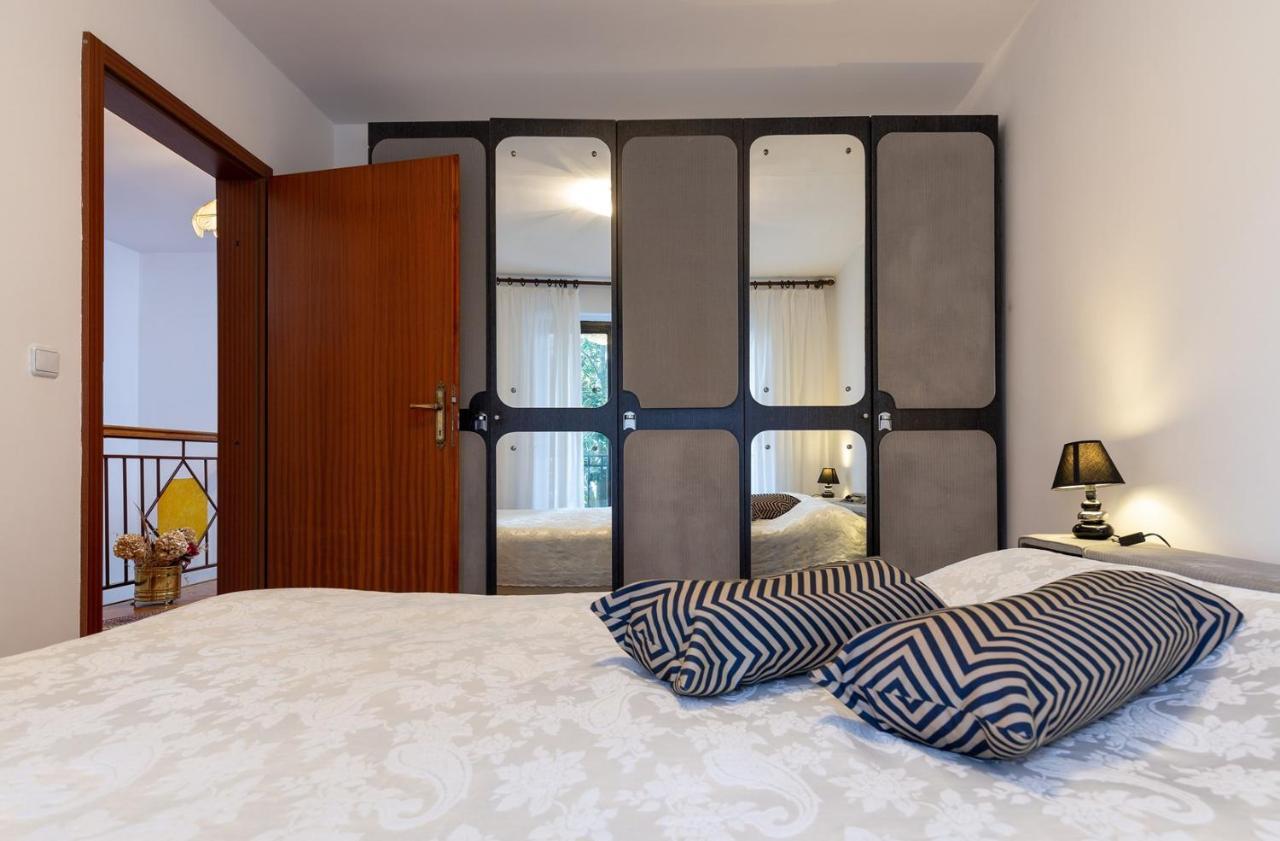 Holiday Apartment Suzana Ρόβινι Εξωτερικό φωτογραφία